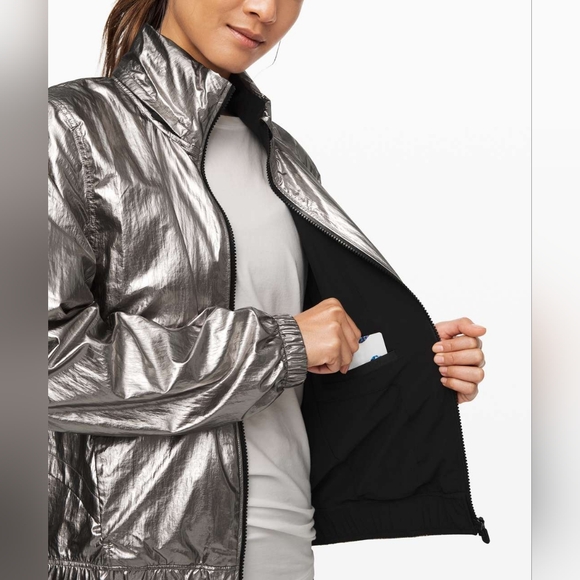 LULULEMON Get Stellar Titanium Foil Jacket XXS EUC - Picture 4 of 15